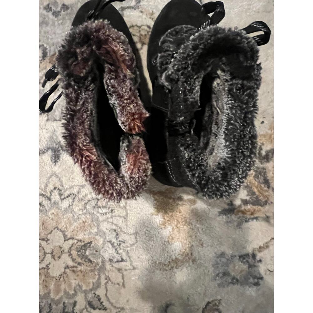 Clark’s winter Boots - Picture 3 of 5